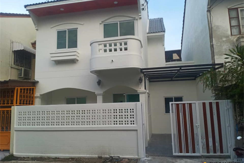 Townhouse à Bangkok, Thaïlande 4 chambres № 189698