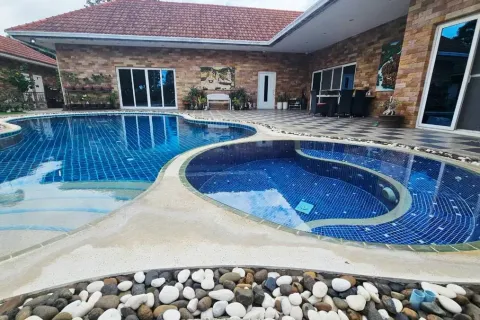 Casa de 3 dormitorios en Pattaya, Tailandia № 212152 - foto 5