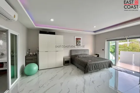 Casa de 3 dormitorios en Pattaya, Tailandia № 212153 - foto 8