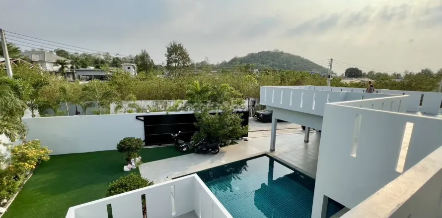 Casa de 3 dormitorios en Pattaya, Tailandia № 212153