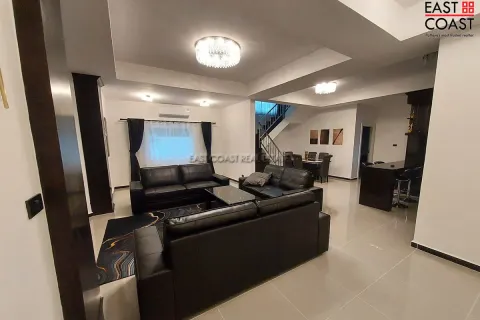 Casa de 6 dormitorios en Pattaya, Tailandia № 212155 - foto 25