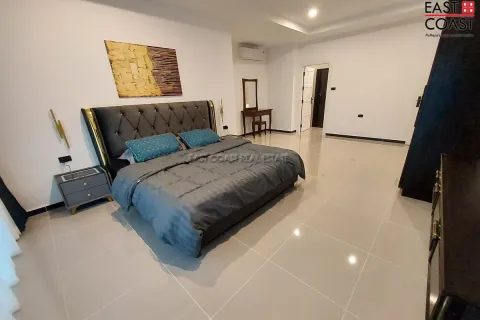 Casa de 6 dormitorios en Pattaya, Tailandia № 212155 - foto 8