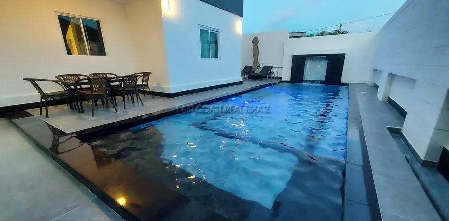 Casa de 6 dormitorios en Pattaya, Tailandia № 212155