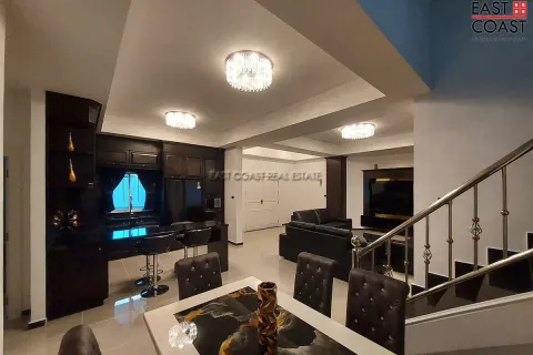 Casa de 6 dormitorios en Pattaya, Tailandia № 212155 - foto 6