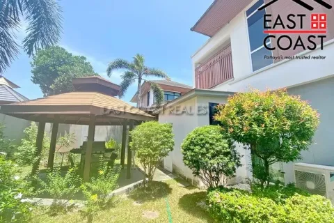 Casa de 4 dormitorios en Pattaya, Tailandia № 212156 - foto 3