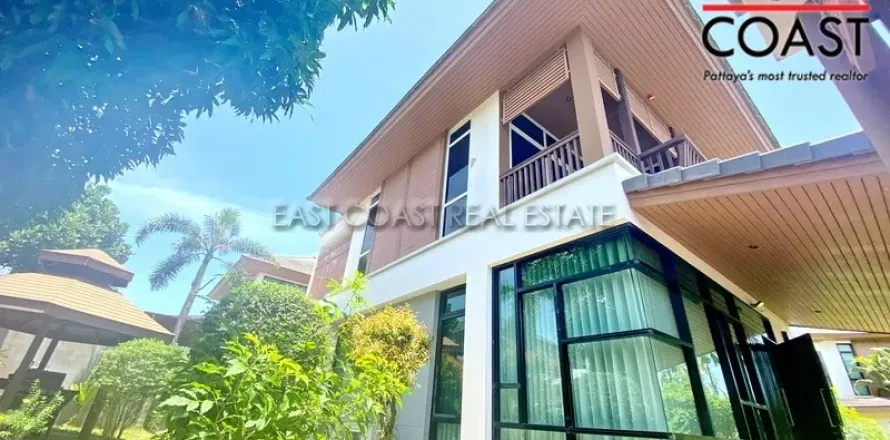 Casa de 4 dormitorios en Pattaya, Tailandia № 212156