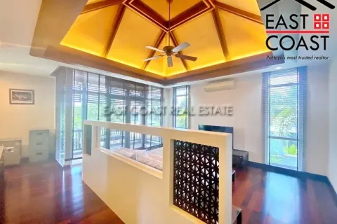 Casa de 4 dormitorios en Pattaya, Tailandia № 212156 - foto 16