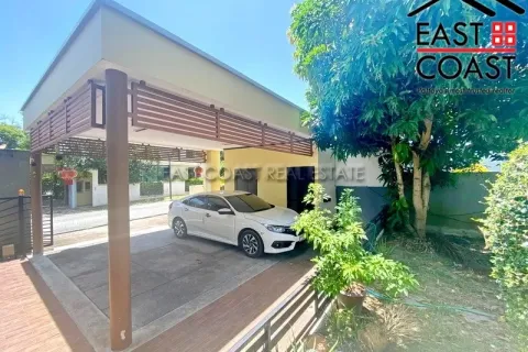 Casa de 4 dormitorios en Pattaya, Tailandia № 212156 - foto 5