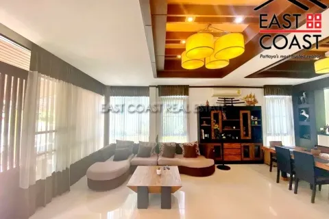 Casa de 4 dormitorios en Pattaya, Tailandia № 212156 - foto 8