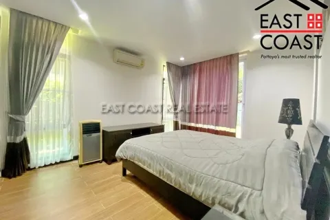 Casa de 4 dormitorios en Pattaya, Tailandia № 212156 - foto 19