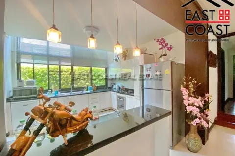 Casa de 4 dormitorios en Pattaya, Tailandia № 212156 - foto 10