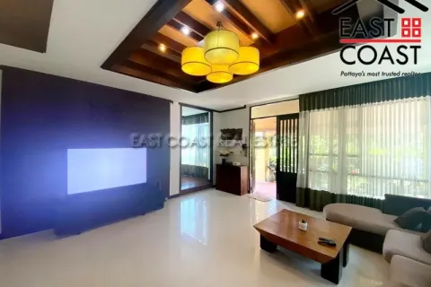 Casa de 4 dormitorios en Pattaya, Tailandia № 212156 - foto 9