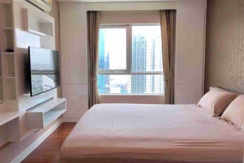 Condo in Bangkok, Thailand, 2 bedrooms  № 183577 - photo 9