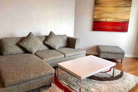 Condo in Bangkok, Thailand, 2 bedrooms  № 183577 - photo 8
