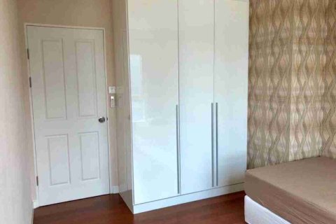 Condo in Bangkok, Thailand, 2 bedrooms  № 183577 - photo 14