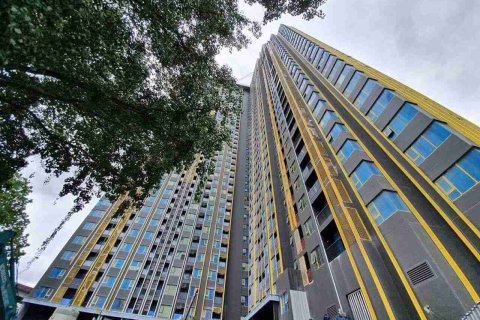 Condo in Bangkok, Thailand, 1 bedroom  № 183573 - photo 2