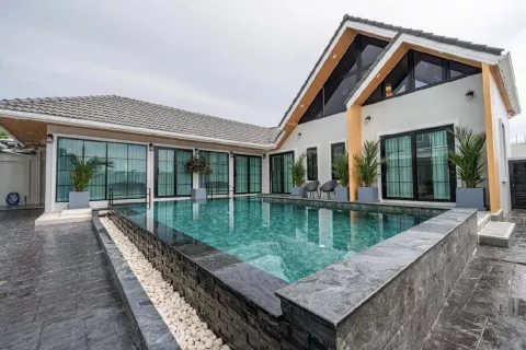 Villa in Pattaya, Thailand 6 bedrooms № 139575 - photo 5