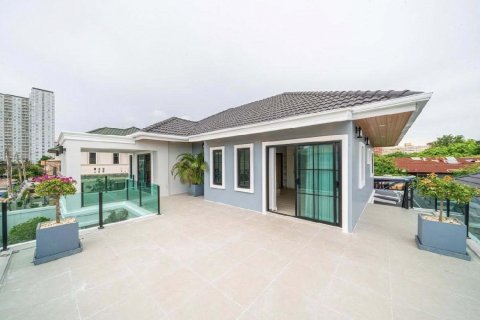 Villa in Pattaya, Thailand 6 bedrooms № 139575 - photo 13