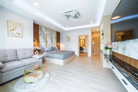 Villa in Pattaya, Thailand 6 bedrooms № 139575 - photo 11