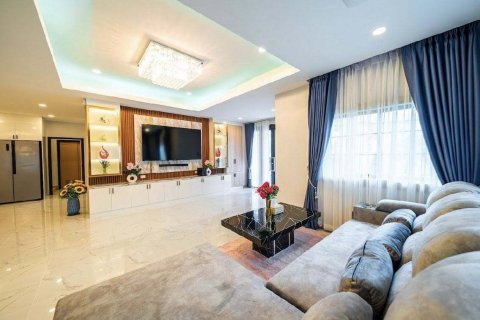 Villa in Pattaya, Thailand 6 bedrooms № 139575 - photo 15