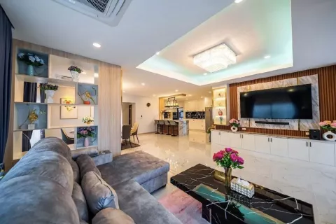 Villa in Pattaya, Thailand 6 bedrooms № 139575 - photo 20