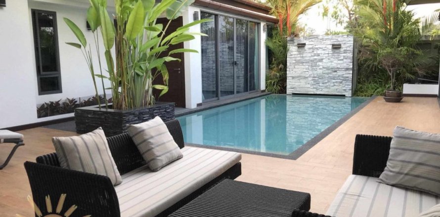 Villa in Bang Tao, Thailand 3 bedrooms № 179475