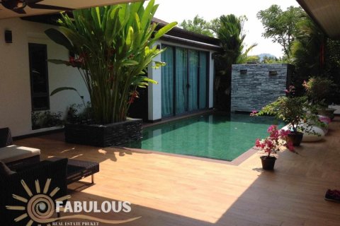 Villa in Bang Tao, Thailand 3 bedrooms № 179475 - photo 12