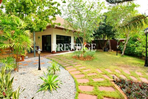 House in Pattaya, Thailand 2 bedrooms № 198735
