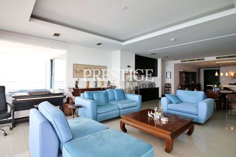 Condo in Pattaya, Thailand, 3 bedrooms № 198737 - photo 3