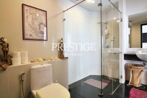 Condo in Pattaya, Thailand, 3 bedrooms № 198737 - photo 18