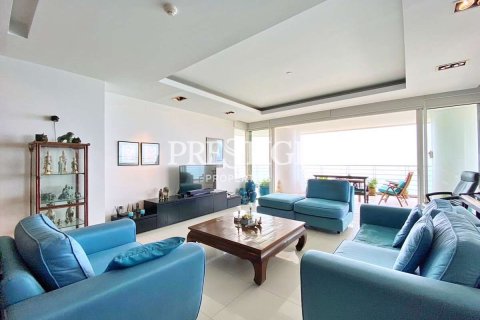 Condo in Pattaya, Thailand, 3 bedrooms № 198737 - photo 4