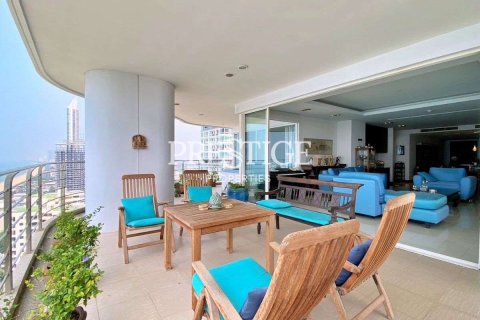 Condo in Pattaya, Thailand, 3 bedrooms № 198737