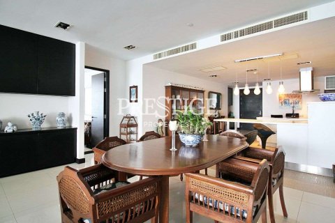 Condo in Pattaya, Thailand, 3 bedrooms № 198737 - photo 7