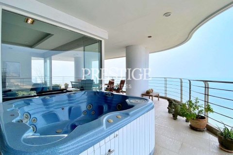 Condo in Pattaya, Thailand, 3 bedrooms № 198737 - photo 21