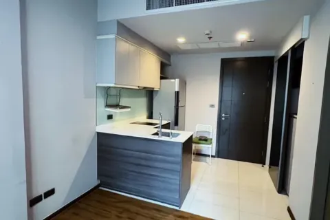 Studio dans le Condo à Watthana, Bangkok, Thaïlande  № 160877 - photo 1