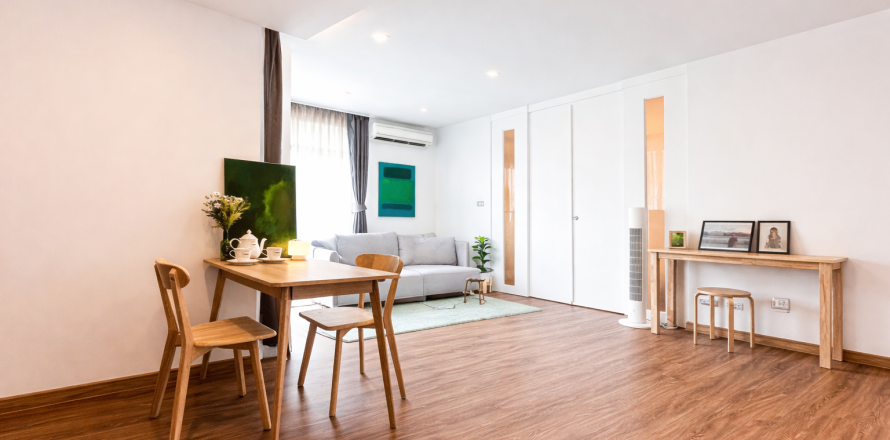 Studio in the Condo in Khlong Toei, Bangkok, Thailand  № 160882