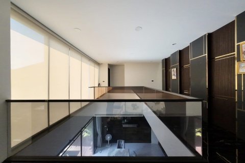 House in Din Daeng, Bangkok, Thailand 5 bedrooms № 160876 - photo 2
