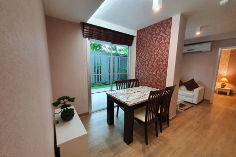 Кондоминиум с 2 спальнями в Бангкоке, Таиланд № 143228 - фото 2