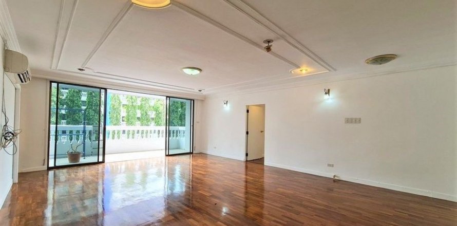 Кондоминиум с 1 спальней в Пхракханонге, Бангкок, Таиланд № 143229