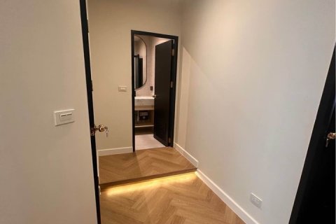 Condo in Bangkok, Thailand, 3 bedrooms  № 143224 - photo 10