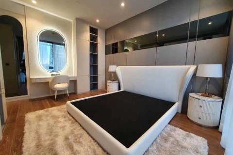 Condo in Pathum Wan, Bangkok, Thailand, 3 bedrooms № 195783 - photo 4
