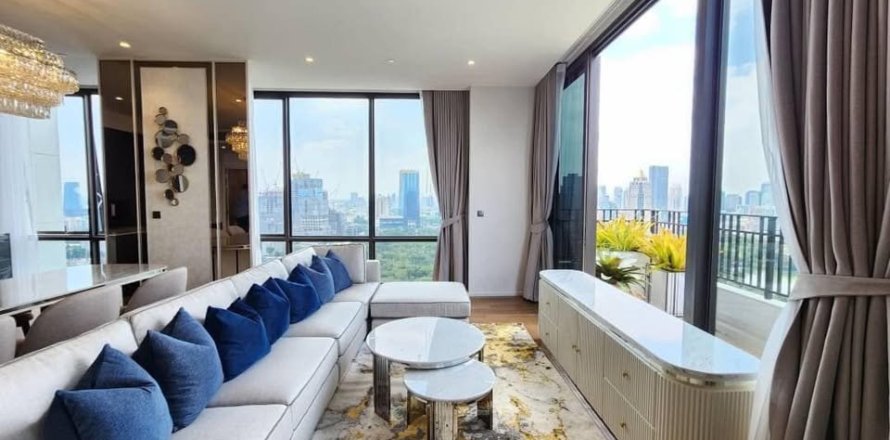 Condo in Pathum Wan, Bangkok, Thailand, 3 bedrooms № 195783