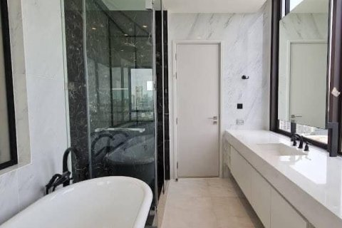 Condo in Pathum Wan, Bangkok, Thailand, 3 bedrooms № 195783 - photo 7
