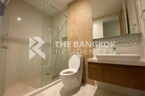 Condo in Bangkok, Thailand, 2 bedrooms  № 191019