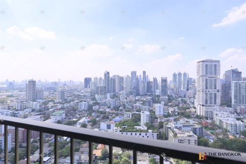 Condo in Bangkok, Thailand, 2 bedrooms  № 191022
