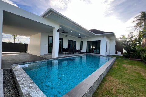 Villa in Hua Hin, Thailand 3 bedrooms № 169833