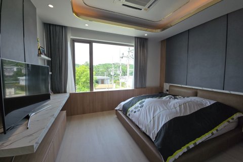 Villa in Phuket, Thailand 4 bedrooms № 160272 - photo 14