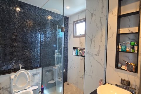 Villa in Phuket, Thailand 4 bedrooms № 160272 - photo 19