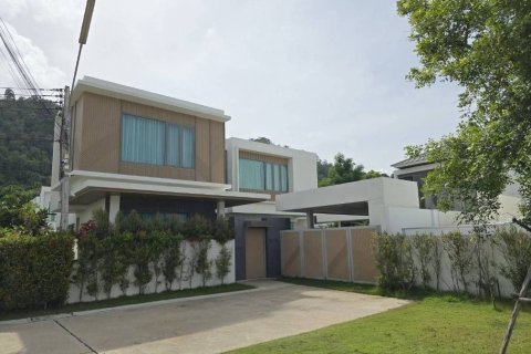 Villa in Phuket, Thailand 4 bedrooms № 160272 - photo 2