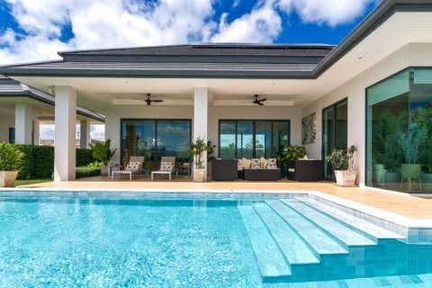 Villa in Pran Buri, Thailand 3 bedrooms № 176793 - photo 3